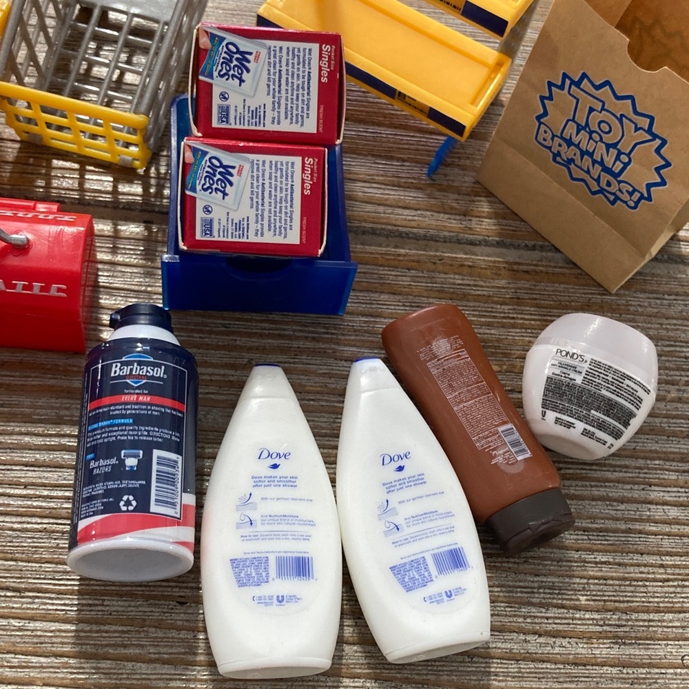 Mini brands bundle - Picture 13 of 15